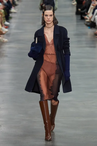 Look 30